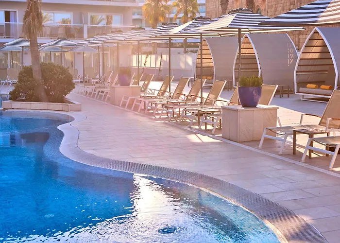 Universal Neptuno - Adults Only 4*