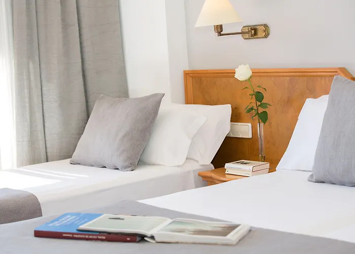 Universal Neptuno - Adults Only