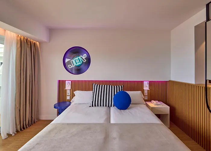 Universal Neptuno - Adults Only 4*