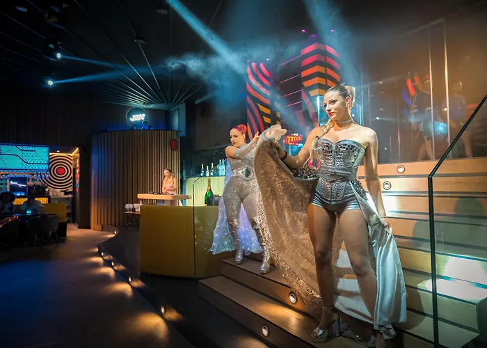 Universal Neptuno - Adults Only