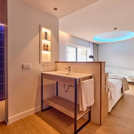 Universal Neptuno (adults Only) מלון 4*
