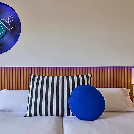 Universal Neptuno (adults Only)