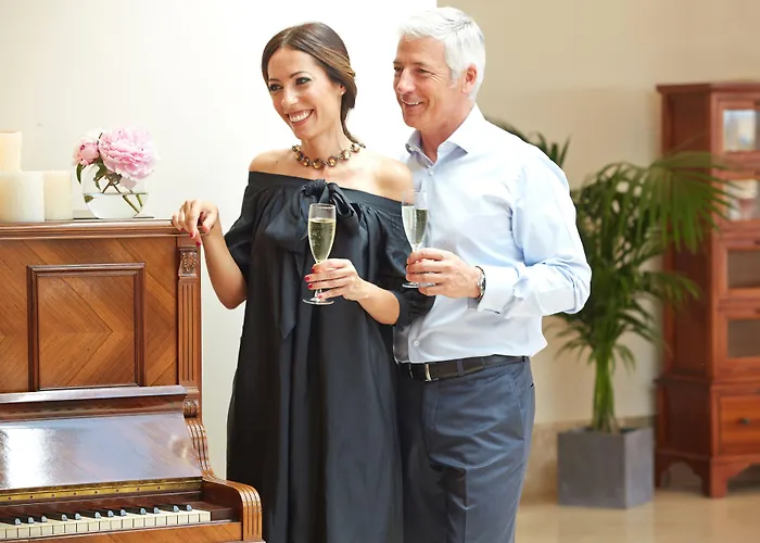 Universal Neptuno - Adults Only